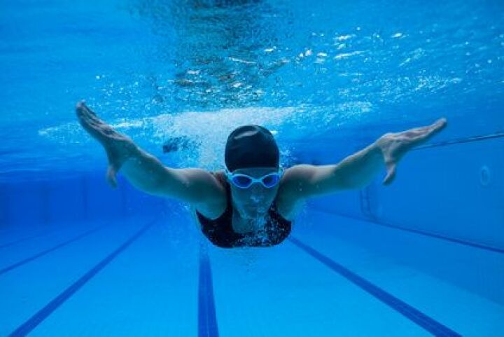 Beneficios y estilos de natación para mantenerse en forma